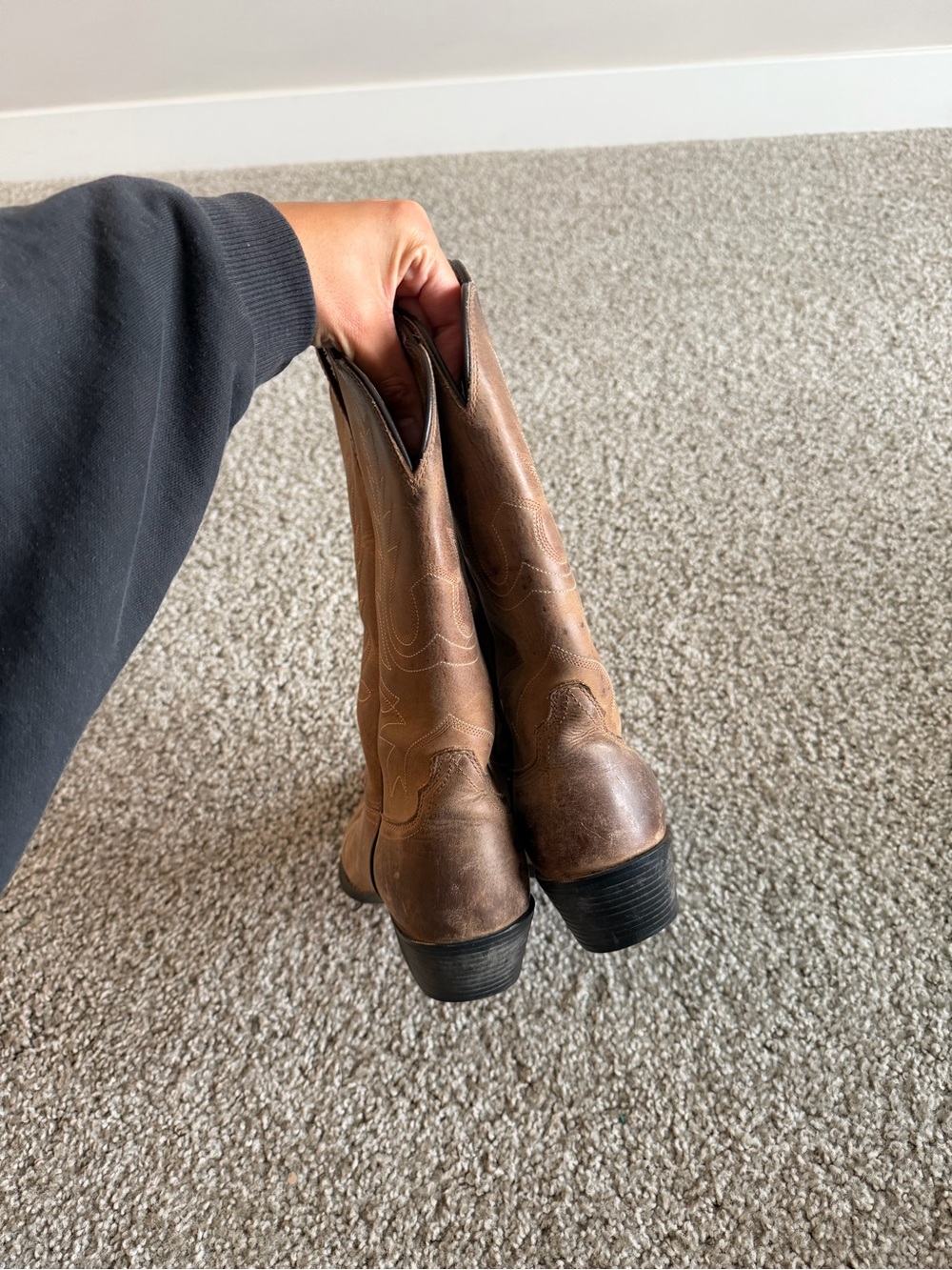 Ariat Women’s Heritage R Toe Western Boot - Picture 5 of 10